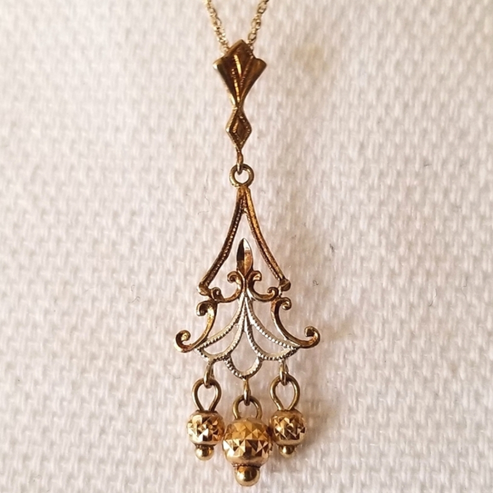10K Gold Drop Pendant Necklace